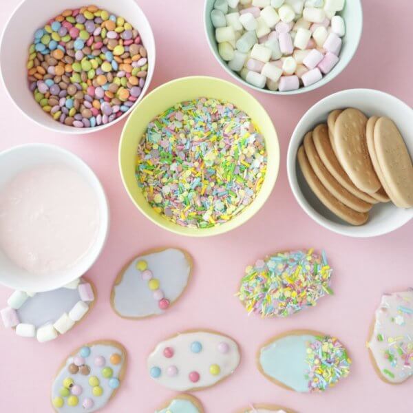 DECORATING EASTER BISCUITS Oh So Busy Mum