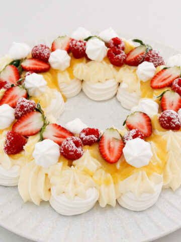 Pull Apart Pavlova Wreath