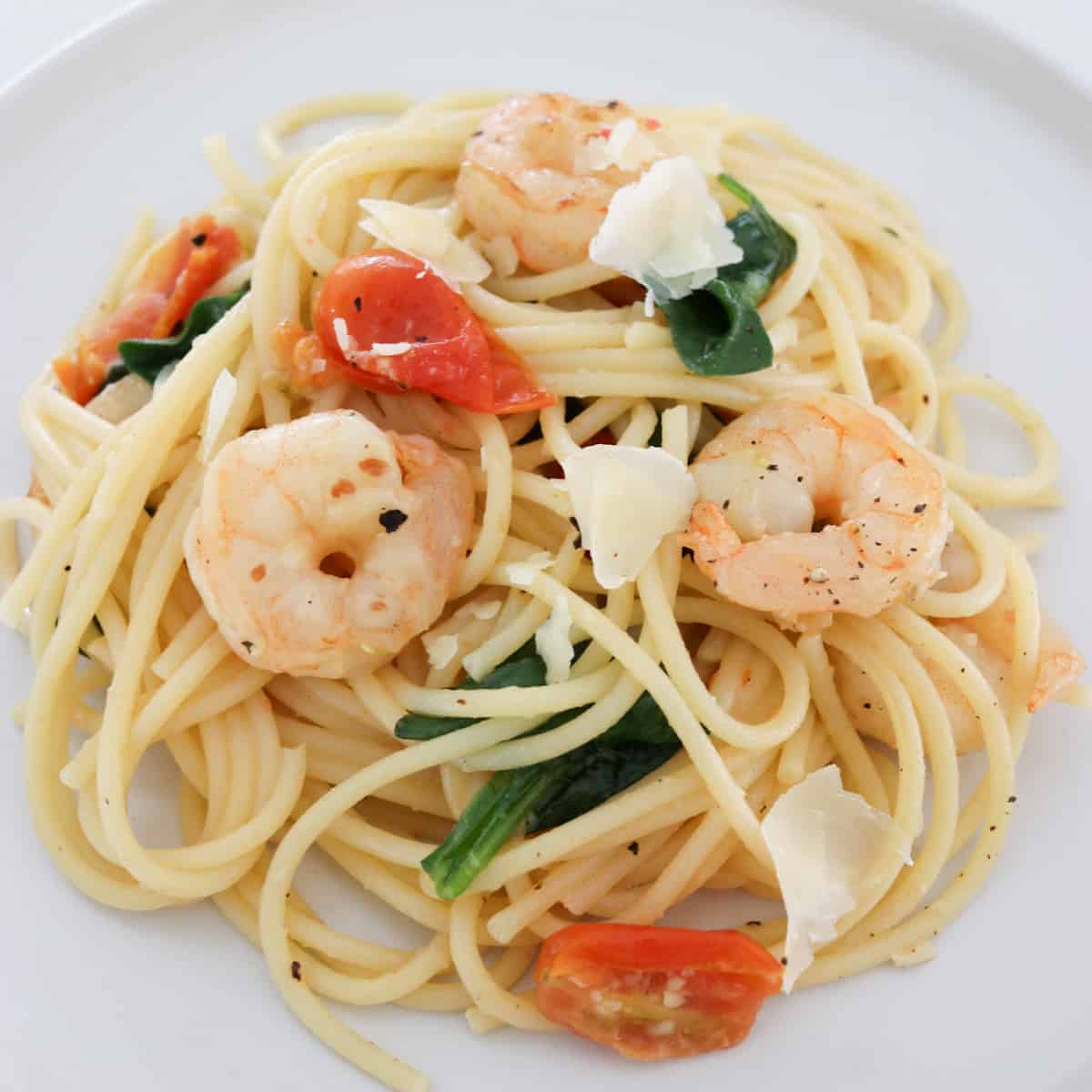 Prawn Pasta with Tomato and Spinach - Oh So Busy Mum