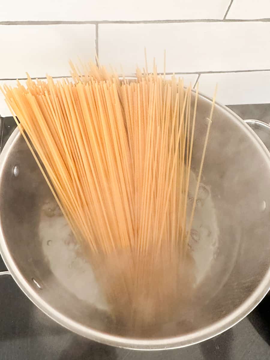 Spaghetti Carbonara step 1