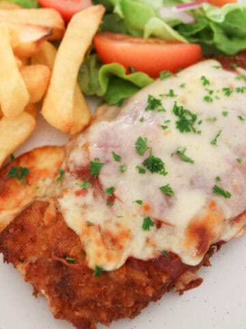 Easy Chicken Parmigiana Feature image