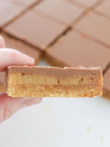 Easy Caramel Slice FI