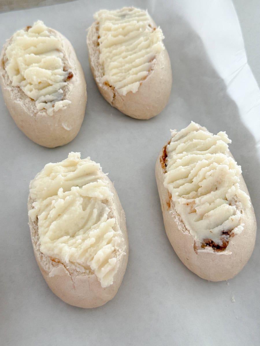 Cottage Pies in Bread Rolls 5