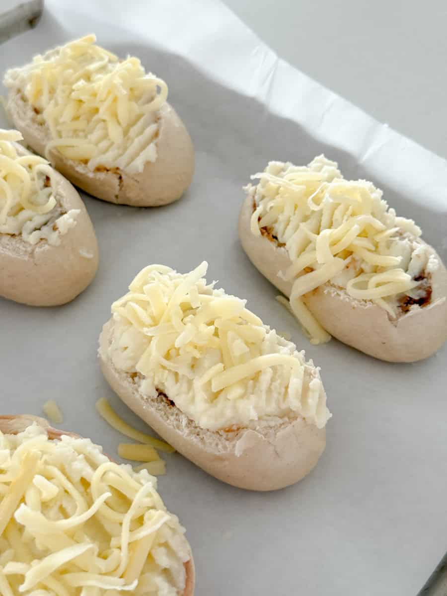 Cottage Pies in Bread Rolls 5
